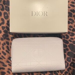 Dior 🌟 White 🤍 Quilted 🤍 Cosmetic ✨ Case